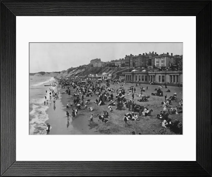 Framed Print : The West Sands, c1910 Framed Print : The West Sands, c1910