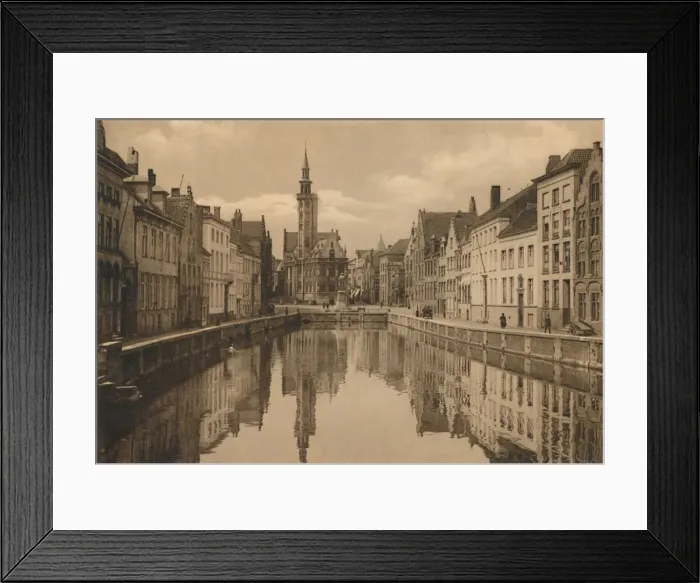 Framed Print : Quai du Miroir, c1928 Framed Print : Quai du Miroir, c1928