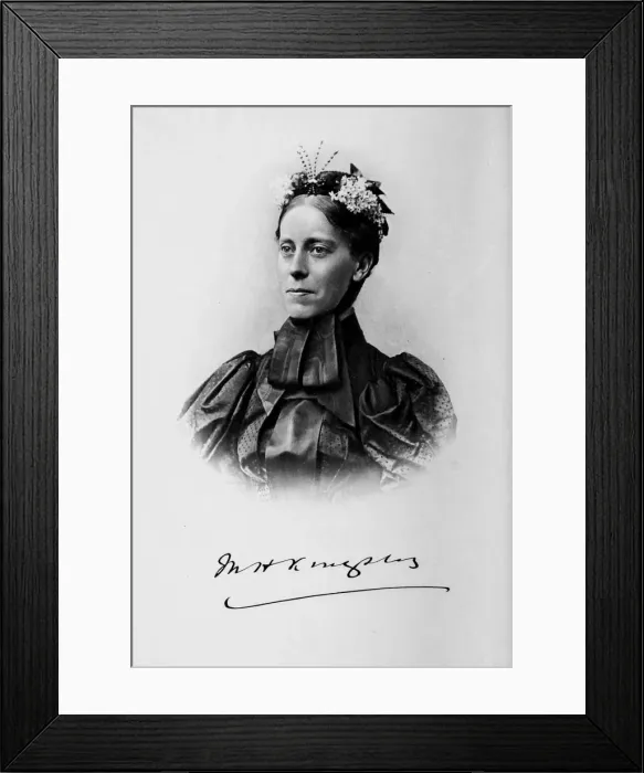 Framed Print : Mary Kingsley (1862-1900), c. 1900 Framed Print : Mary Kingsley (1862-1900), c. 1900
