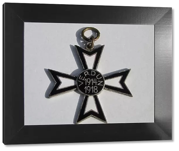 The Verdun cross (Cross commemorating the battle of Verdun). Artist: Orders, decorations and medals
