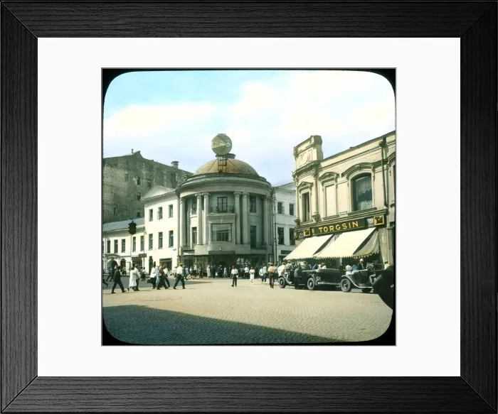 Framed Print : Torgsin store (Trade with foreigners), Moscow, 1931. Artist: DeCou, Branson (1892-1941) Framed Print : Torgsin store (Trade with foreigners), Moscow, 1931. Artist: DeCou, Branson (1892-1941)