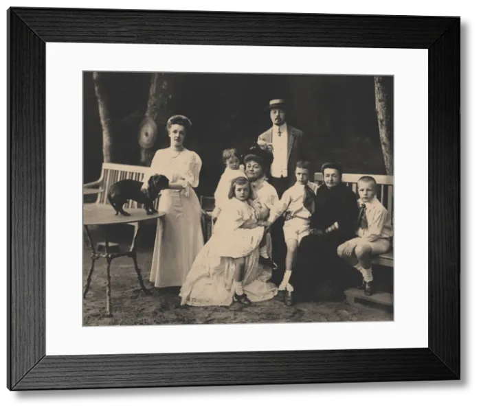 Framed Print : The Nabokov Family. Vladimir Dmitriewitsch, Elena Ivanovna, Maria Ferdinandovna with children Framed Print : The Nabokov Family. Vladimir Dmitriewitsch, Elena Ivanovna, Maria Ferdinandovna with children