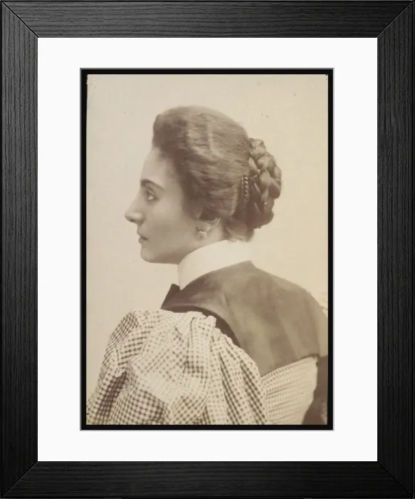 Framed Print : Portrait of of Gemma Bellincioni (1864-1950). Artist: Brogi, Giacomo (1822-1881) Framed Print : Portrait of of Gemma Bellincioni (1864-1950). Artist: Brogi, Giacomo (1822-1881)