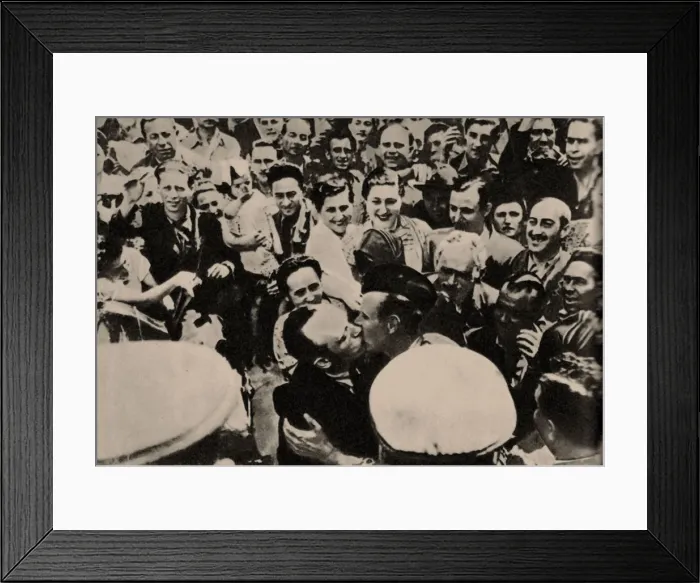 Framed Print : The Soviet Red Army in Kishinev, 1940, 1940 Framed Print : The Soviet Red Army in Kishinev, 1940, 1940