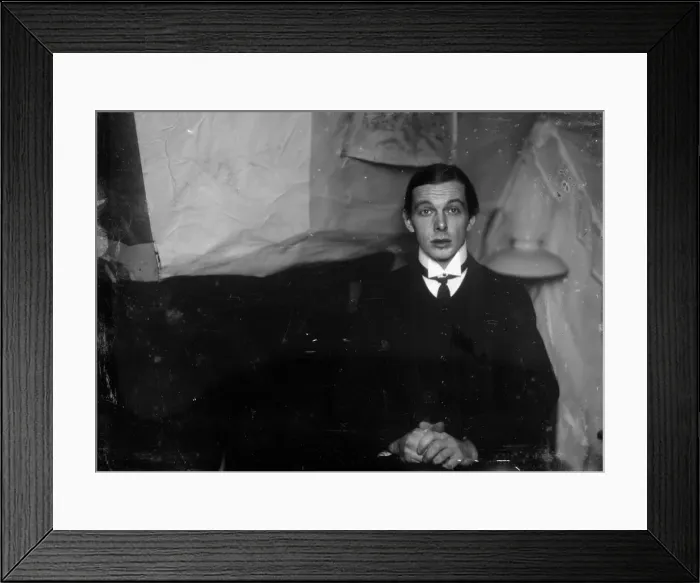 Framed Print : Self-Portrait in the studio in Berlin-Friedenau, 1913-1915 Framed Print : Self-Portrait in the studio in Berlin-Friedenau, 1913-1915
