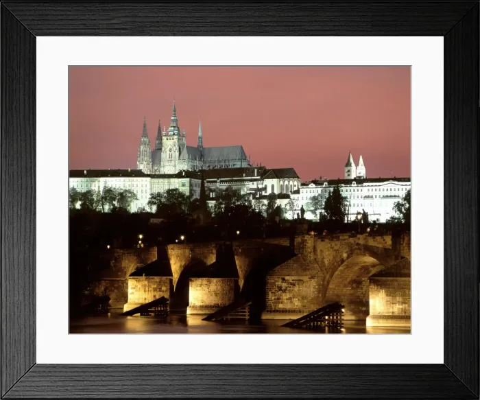 Framed Print : Prague Castle and St Vitus Cathedral, Czech Republic Framed Print : Prague Castle and St Vitus Cathedral, Czech Republic