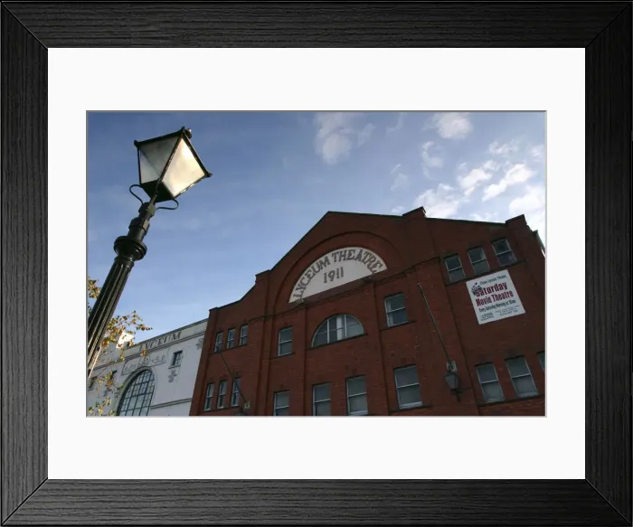 Framed Print : Lyceum Theatre, Crewe, Cheshire, 2005 Framed Print : Lyceum Theatre, Crewe, Cheshire, 2005