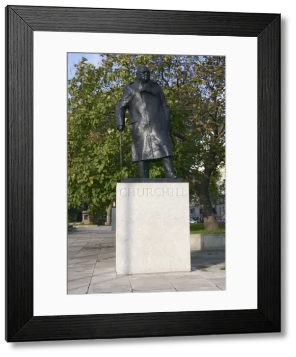 Framed Print : Sir Winston Churchill memorial statue, Parliament Square, London, 2005 Framed Print : Sir Winston Churchill memorial statue, Parliament Square, London, 2005