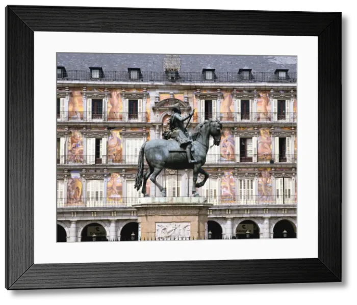 Framed Print : Equestrian statue of King Philip III, Plaza Mayor, Madrid, Spain Framed Print : Equestrian statue of King Philip III, Plaza Mayor, Madrid, Spain