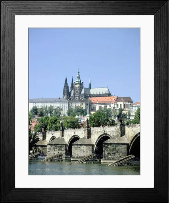 Framed Print : The Charles Bridge the castle and St Vitus Cathedral, Prague, Czech Republic Framed Print : The Charles Bridge the castle and St Vitus Cathedral, Prague, Czech Republic