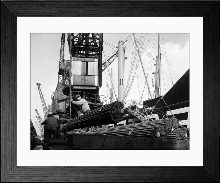 Framed Print : Dockers loading steel bars onto the Manchester Renown, Manchester, 1964. Artist Framed Print : Dockers loading steel bars onto the Manchester Renown, Manchester, 1964. Artist