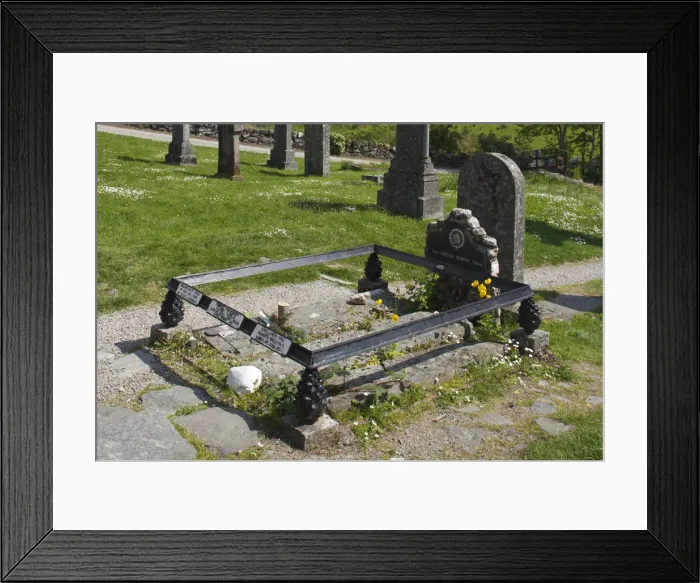 Framed Print : Rob Roys grave at Balquhidder Parish Church, Stirling, Scotland Framed Print : Rob Roys grave at Balquhidder Parish Church, Stirling, Scotland