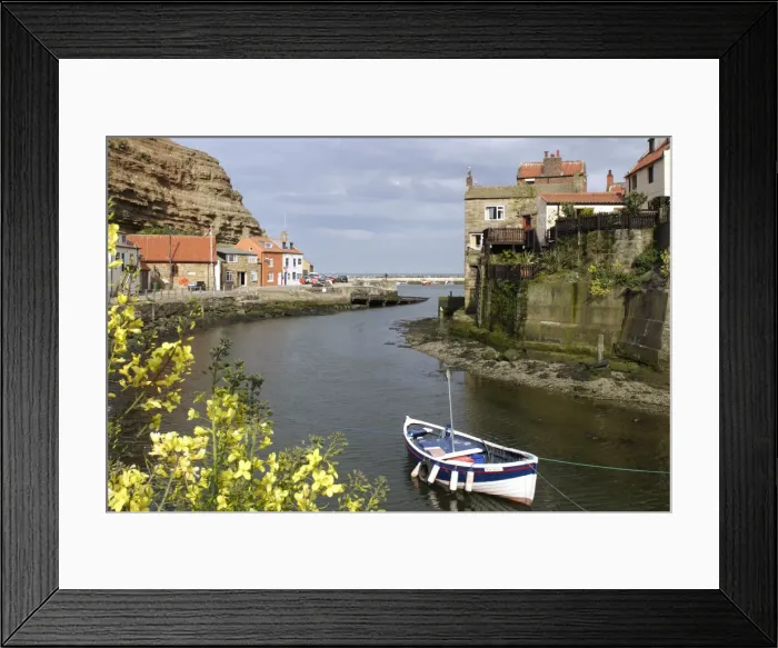 Framed Print : Staithes, North Yorkshire, England Framed Print : Staithes, North Yorkshire, England