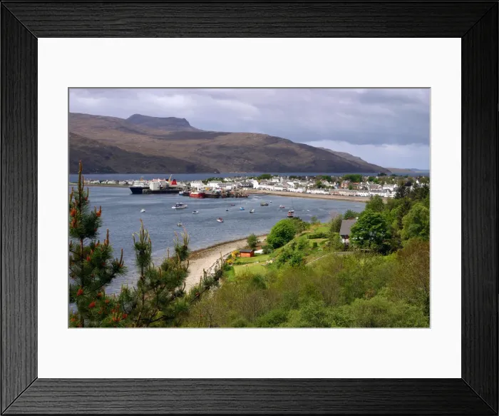 Framed Print : View of Ullapool harbour, Highland, Scotland Framed Print : View of Ullapool harbour, Highland, Scotland