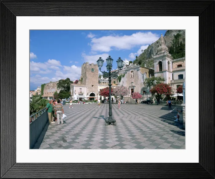 Framed Print : Piazza IX Aprile, Taormina, Sicily, Italy Framed Print : Piazza IX Aprile, Taormina, Sicily, Italy