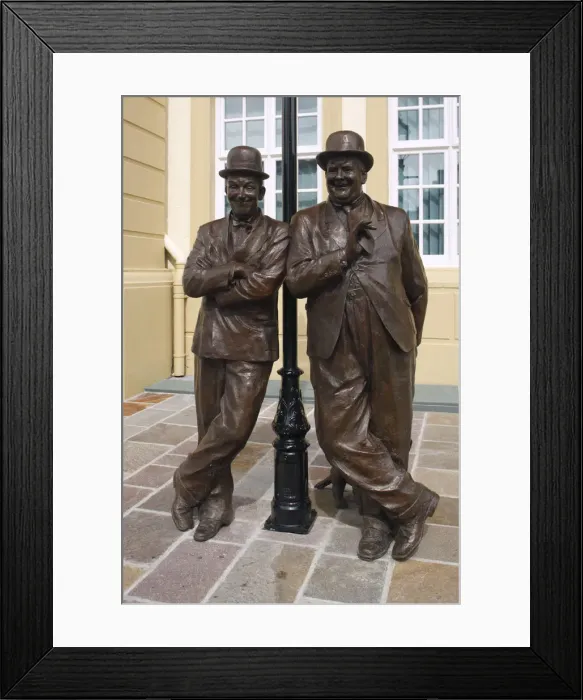 Framed Print : Laurel and Hardy statue, Coronation Hall, Ulverston, Cumbria, 2009 Framed Print : Laurel and Hardy statue, Coronation Hall, Ulverston, Cumbria, 2009