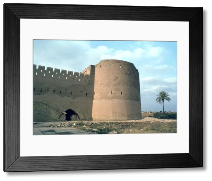 Framed Print : Bab el Wastani, Baghdad, Iraq, 1977 Framed Print : Bab el Wastani, Baghdad, Iraq, 1977