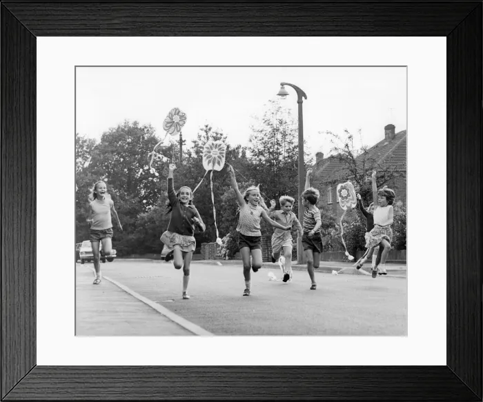 Framed Print : Children flying kites, Horley, Surrey, c1965-1975(?) Framed Print : Children flying kites, Horley, Surrey, c1965-1975(?)
