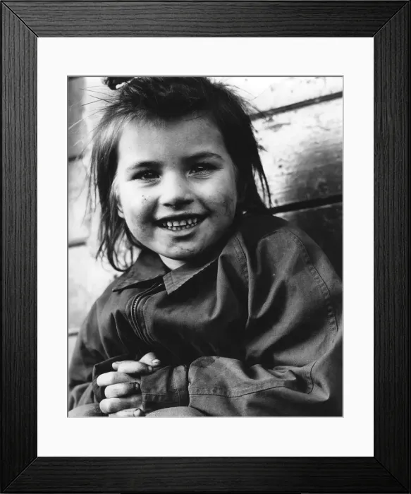 Framed Print : Daphne, gypsy girl, Newdigate, Surrey, 1960s Framed Print : Daphne, gypsy girl, Newdigate, Surrey, 1960s