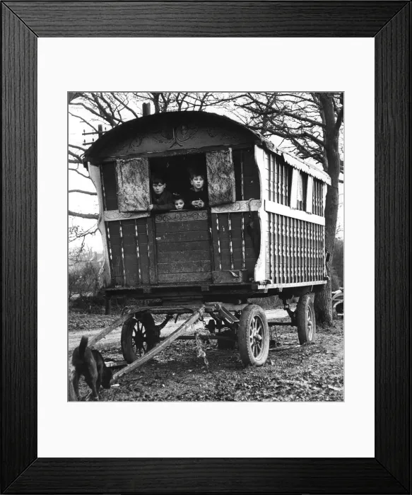 Framed Print : Gipsy children looking out of their caravan by the roadside, Charlwood, Surrey, 1964 Framed Print : Gipsy children looking out of their caravan by the roadside, Charlwood, Surrey, 1964