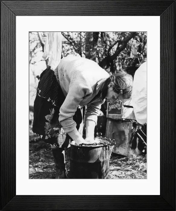 Framed Print : Woman doing the washing, Charlwood, Surrey, 1960s(?) Framed Print : Woman doing the washing, Charlwood, Surrey, 1960s(?)