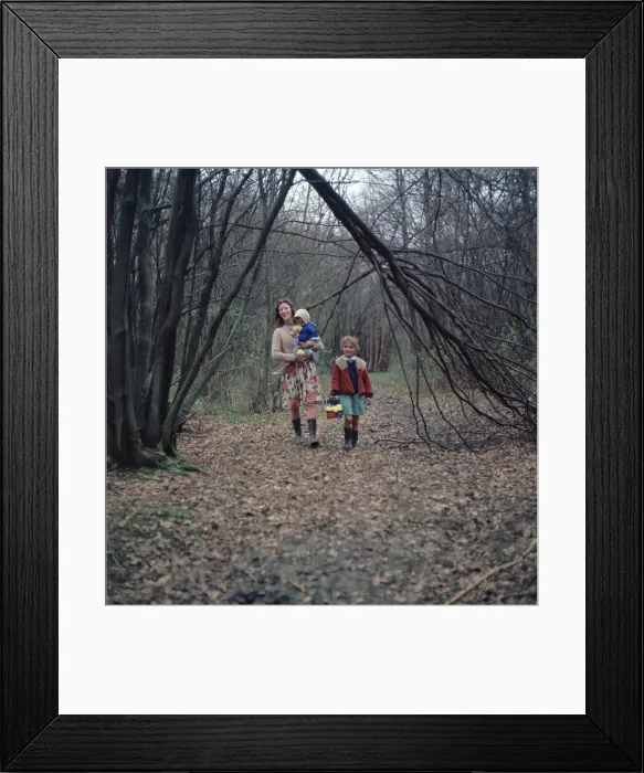 Framed Print : Gipsies, members of the Vincent family, Charlwood, Newdigate area, Surrey, 1964 Framed Print : Gipsies, members of the Vincent family, Charlwood, Newdigate area, Surrey, 1964