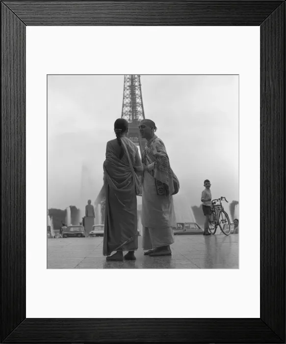 Framed Print : Paris, France, c1965-1975(?) Framed Print : Paris, France, c1965-1975(?)