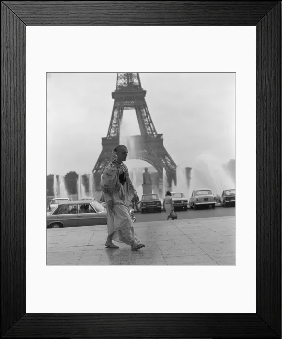 Framed Print : Paris, France, c1965-1975(?) Framed Print : Paris, France, c1965-1975(?)