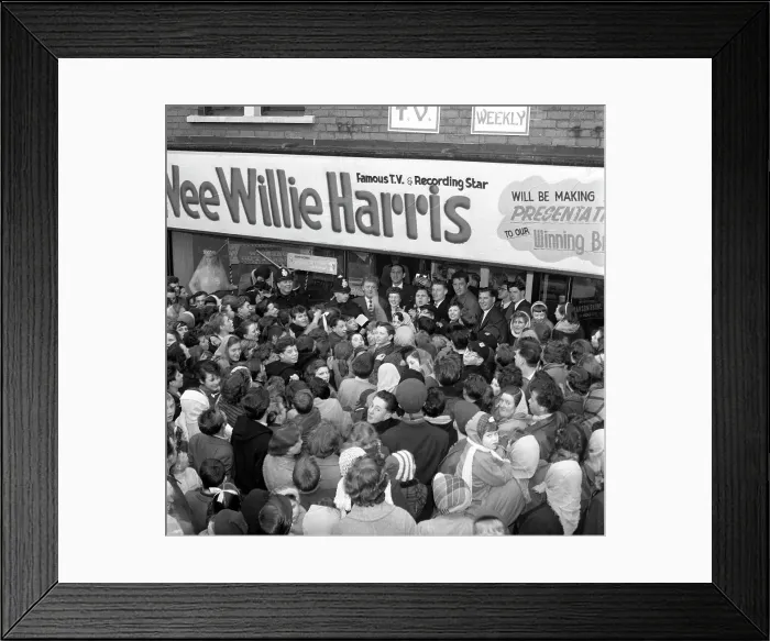 Framed Print : TV and recording star Wee Willie Harris visits South Yorkshire, 1958. Artist Framed Print : TV and recording star Wee Willie Harris visits South Yorkshire, 1958. Artist