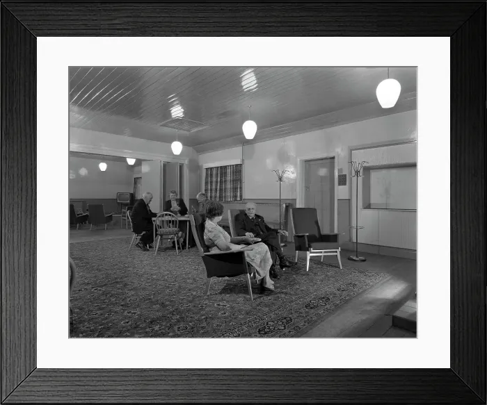 Framed Print : Interior of an old peoples home, Kilnhurst, South Yorkshire, 1961 Framed Print : Interior of an old peoples home, Kilnhurst, South Yorkshire, 1961
