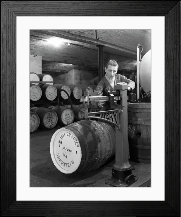 Framed Print : Weighing barrels of blended whisky at Wiley & Co, Sheffield, South Yorkshire, 1960 Framed Print : Weighing barrels of blended whisky at Wiley & Co, Sheffield, South Yorkshire, 1960