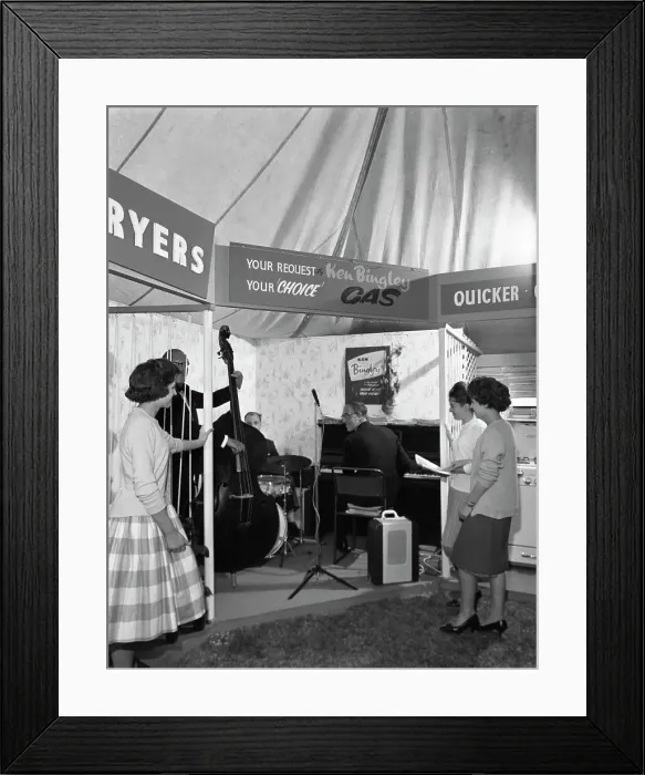 Framed Print : East Midlands Gas Board promotional roadshow, Darfield, near Barnsley, South Yorkshire, 1961 Framed Print : East Midlands Gas Board promotional roadshow, Darfield, near Barnsley, South Yorkshire, 1961