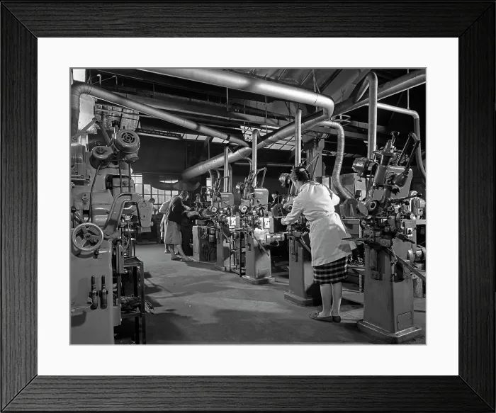 Framed Print : Female workers sharpening saw blades, Sheffield, South Yorkshire, 1963 Framed Print : Female workers sharpening saw blades, Sheffield, South Yorkshire, 1963