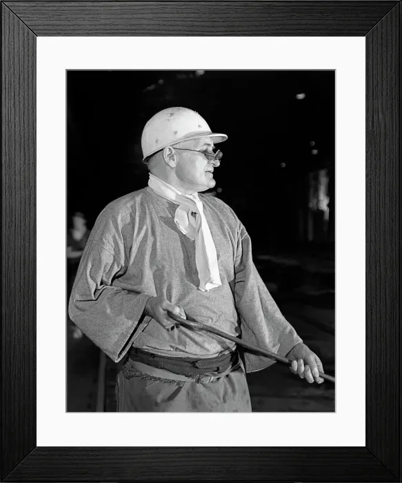 Framed Print : Steel worker, Park Gate steelworks, Rotherham, South Yorkshire, 1964 Framed Print : Steel worker, Park Gate steelworks, Rotherham, South Yorkshire, 1964