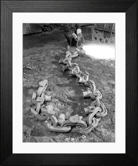 Framed Print : Cutting off lead from a manganese chain casting, Sheffield, South Yorkshire, 1965 Framed Print : Cutting off lead from a manganese chain casting, Sheffield, South Yorkshire, 1965
