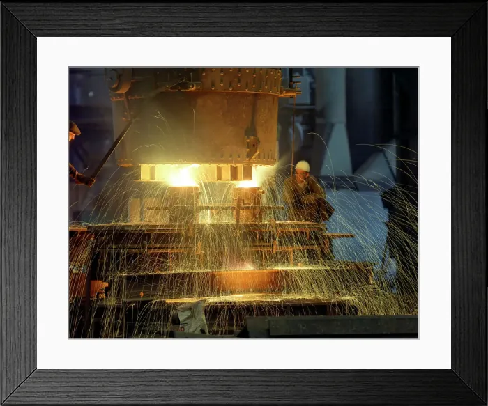 Framed Print : Pouring a 23 ton steel casting, Sheffield, South Yorkshire, 1968. Artist: Michael Walters Framed Print : Pouring a 23 ton steel casting, Sheffield, South Yorkshire, 1968. Artist: Michael Walters