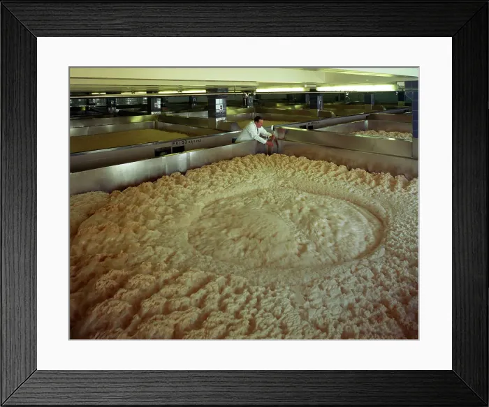 Framed Print : Fermenting vessels at Tetleys brewery, Leeds, West Yorkshire, 1968 Framed Print : Fermenting vessels at Tetleys brewery, Leeds, West Yorkshire, 1968