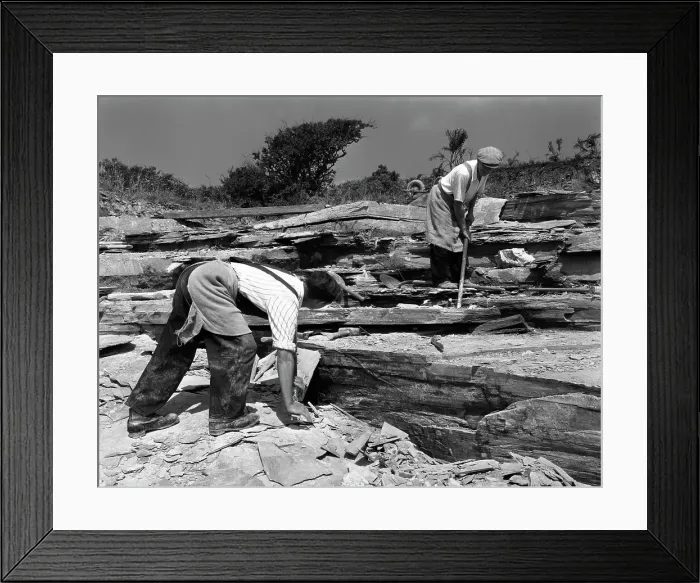 Framed Print : Quarrying slate by hand at Trebarwith Slate Quarry, Cornwall, 1959 Framed Print : Quarrying slate by hand at Trebarwith Slate Quarry, Cornwall, 1959