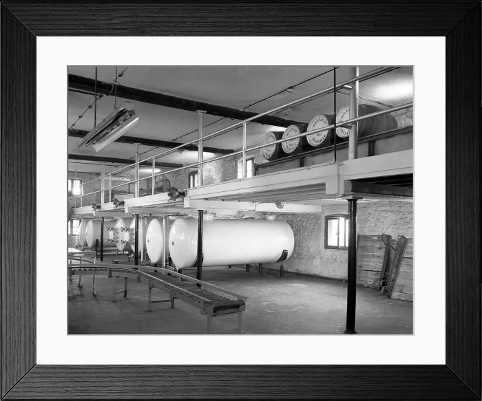 Framed Print : Whisky blending at Wiley & Co, Sheffield, South Yorkshire, 1960 Framed Print : Whisky blending at Wiley & Co, Sheffield, South Yorkshire, 1960