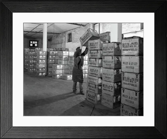 Framed Print : Whisky blending at Wiley & Co, Sheffield, South Yorkshire, 1960 Framed Print : Whisky blending at Wiley & Co, Sheffield, South Yorkshire, 1960