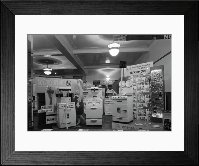 Framed Print : East Midlands Gas Board shop window cooker display, Rotherham, South Yorkshire, 1961 Framed Print : East Midlands Gas Board shop window cooker display, Rotherham, South Yorkshire, 1961