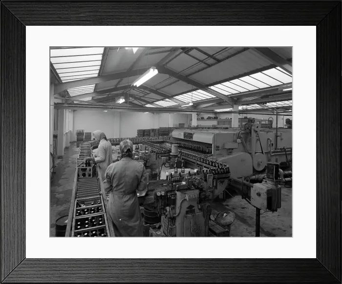 Framed Print : The final process of bottling beer, Ward & Sons bottling plant, Swinton, South Yorkshire, 1960 Framed Print : The final process of bottling beer, Ward & Sons bottling plant, Swinton, South Yorkshire, 1960