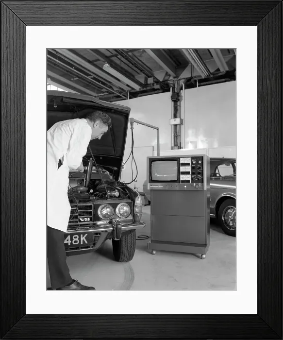 Framed Print : Laycock Auto Analyser 600 being used on an early 1970s Rover V8, 1972 Framed Print : Laycock Auto Analyser 600 being used on an early 1970s Rover V8, 1972