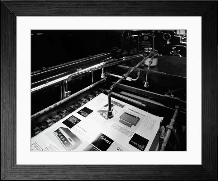 Framed Print : Heidleberg cylinder press in operation at a printworks, Mexborough, South Yorkshire, 1959 Framed Print : Heidleberg cylinder press in operation at a printworks, Mexborough, South Yorkshire, 1959