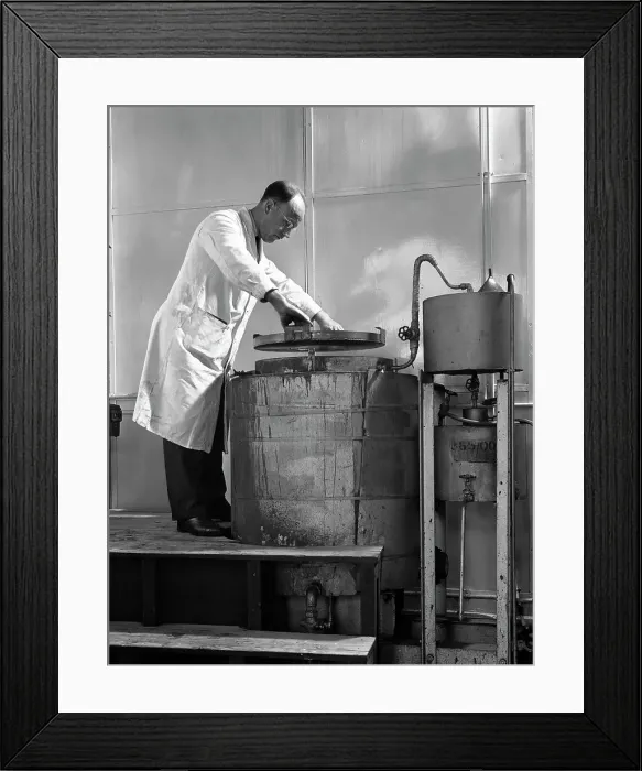 Framed Print : Vacuum absorbtion chamber, Edgar Allen Steel Co, Sheffield, South Yorkshire, 1962 Framed Print : Vacuum absorbtion chamber, Edgar Allen Steel Co, Sheffield, South Yorkshire, 1962