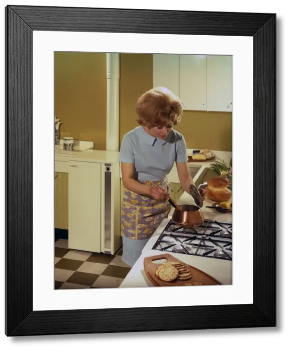 Framed Print : Kitchen scene, Warwick, Warwickshire, 1966. Artist: Michael Walters Framed Print : Kitchen scene, Warwick, Warwickshire, 1966. Artist: Michael Walters