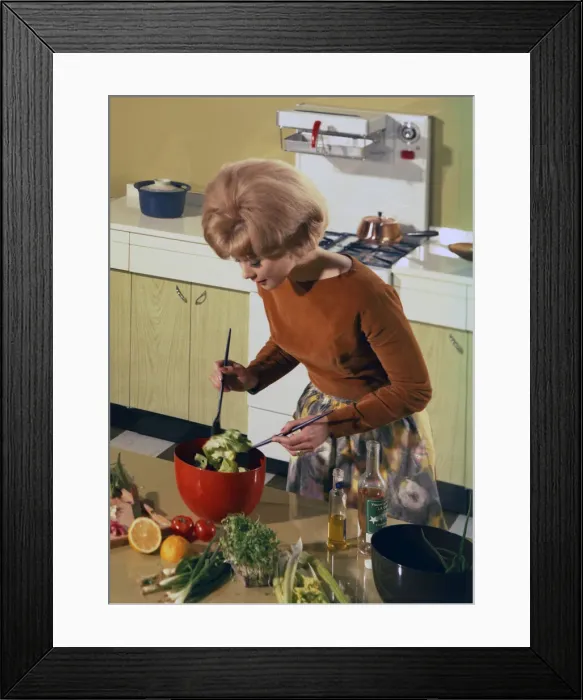 Framed Print : Kitchen scene, Warwick, Warwickshire, 1966. Artist: Michael Walters Framed Print : Kitchen scene, Warwick, Warwickshire, 1966. Artist: Michael Walters