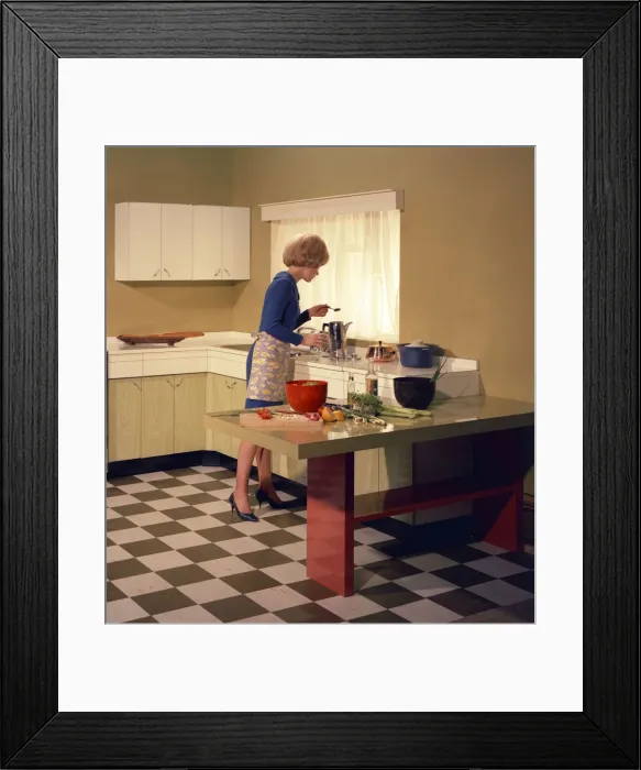 Framed Print : Kitchen scene, Warwick, Warwickshire, 1966. Artist: Michael Walters Framed Print : Kitchen scene, Warwick, Warwickshire, 1966. Artist: Michael Walters