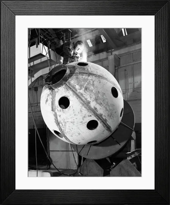 Framed Print : Construction of deep sea inspection chambers, Markham & Co, Chesterfield, Derbyshire, 1966 Framed Print : Construction of deep sea inspection chambers, Markham & Co, Chesterfield, Derbyshire, 1966