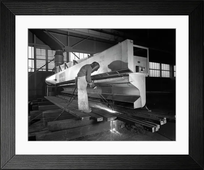 Framed Print : Steelworker at Park Gate Iron and Steel Co, Rotherham, South Yorkshire, April 1964 Framed Print : Steelworker at Park Gate Iron and Steel Co, Rotherham, South Yorkshire, April 1964